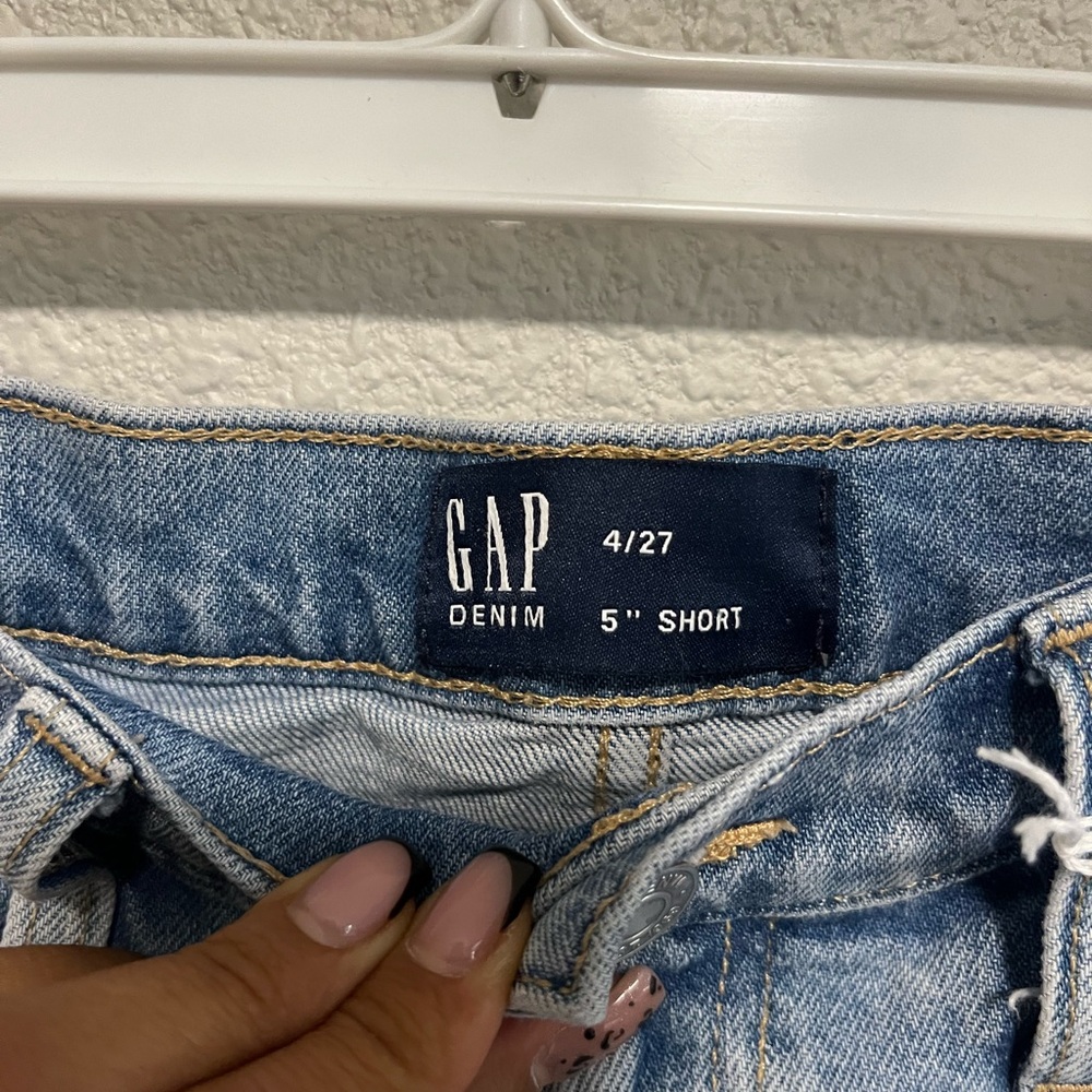 GAP Light Blue Denim 5" Short